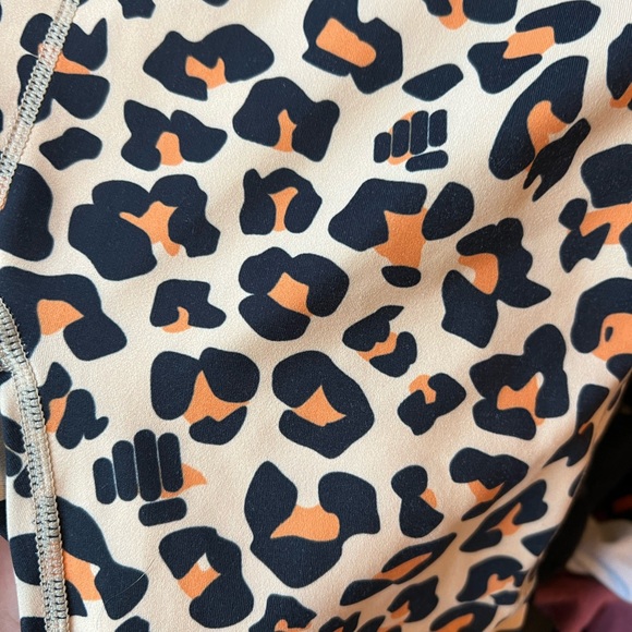 Feed Me Fight Me Crop Leggings - Picture 4 of 4